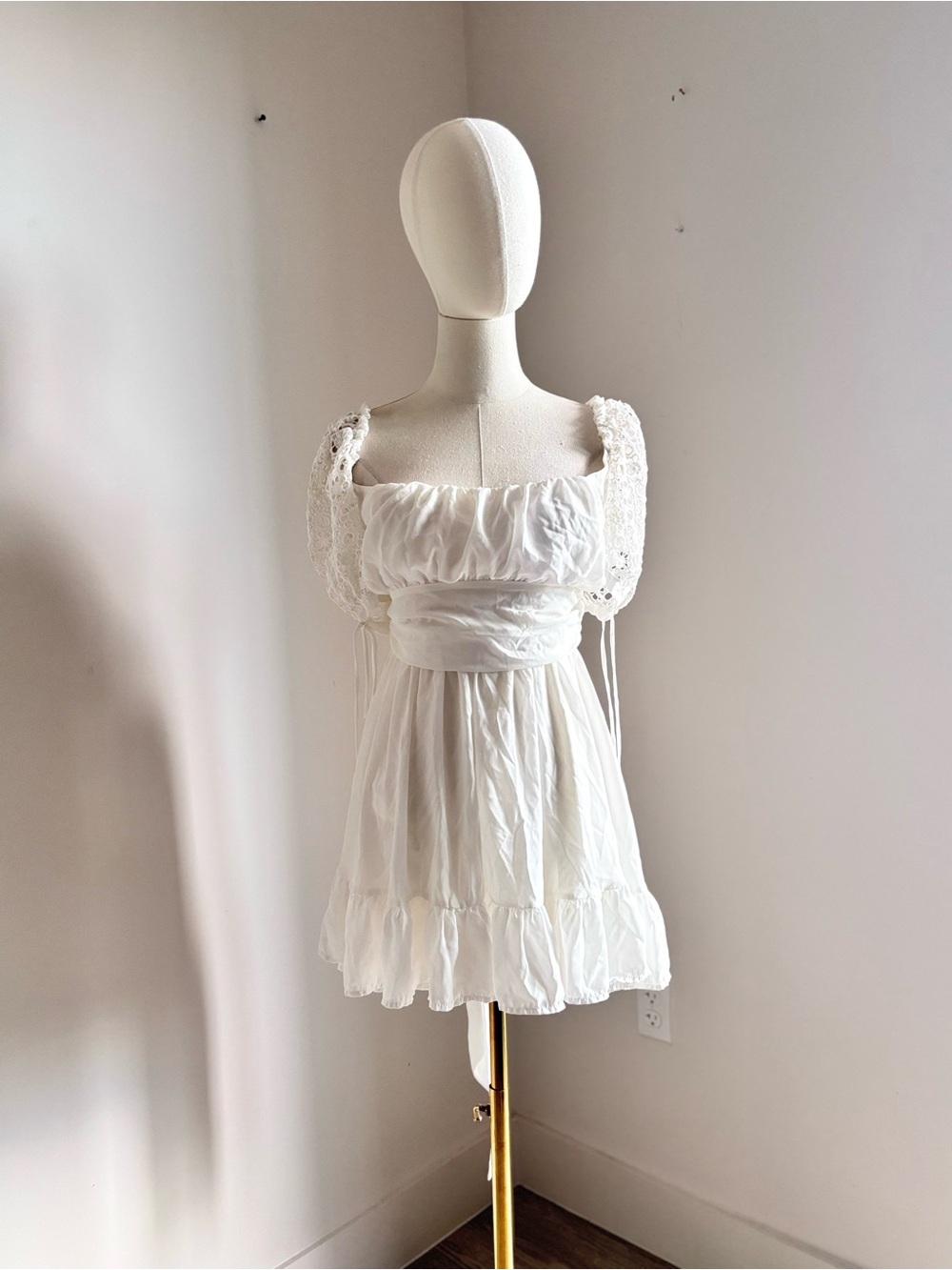 Lucy in the Sky White Mini Dress with Puff Lace Sleeves